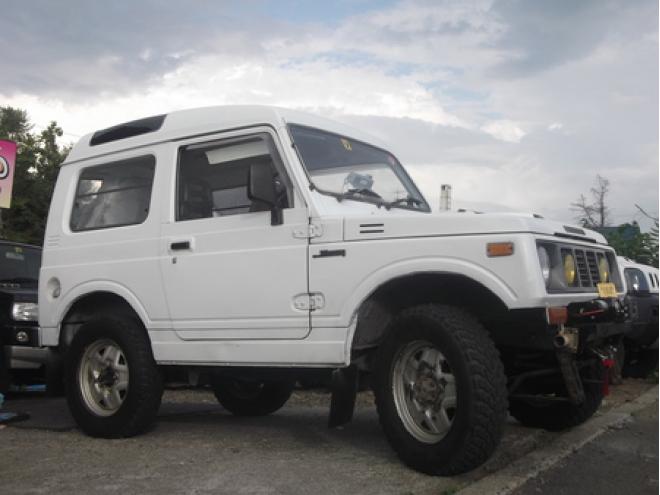 今回限り限定セール中！   希少ハイルーフ！リフトアップ  HIDヘッドライト 美車 4WD 550 3HB