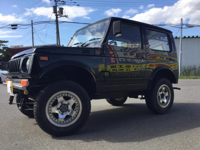 サビ少ない！ 全塗装したて、ビカビカ車！下回りも、サビ少ない！ボディリフト！  外シャックル！  社外グリル！  車検満タン！  ワイルドウインド！ 4WD 660 3Dr