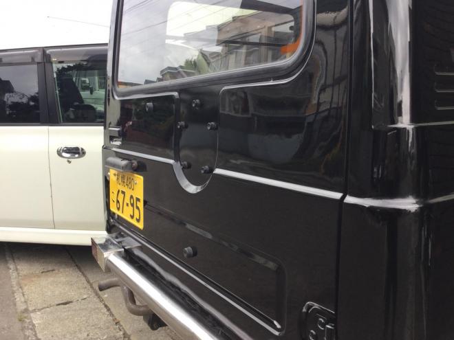 サビ少ない！ 全塗装したて、ビカビカ車！下回りも、サビ少ない！ボディリフト！  外シャックル！  社外グリル！  車検満タン！  ワイルドウインド！ 4WD 660 3Dr