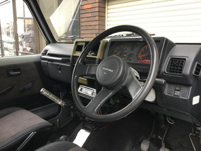 サビ少ない！ 全塗装したて、ビカビカ車！下回りも、サビ少ない！ボディリフト！  外シャックル！  社外グリル！  車検満タン！  ワイルドウインド！ 4WD 660 3Dr