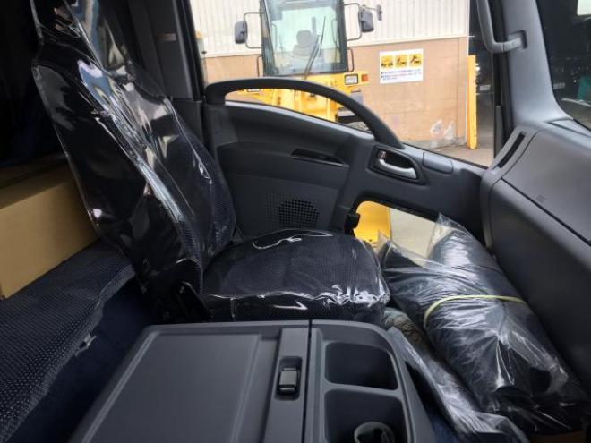 フォワードカスタム　未使用車　ワイド　ファームダンプ　5.3m　中型トラック