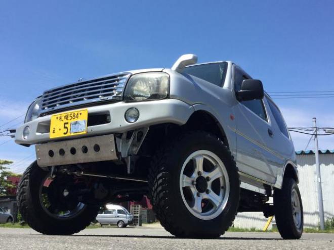 すぐ乗れる！リフトUP！ メッキグリル！新品パーツにて3インチUP！ サイドカットパネル！ 社外マフラー！4WD 660 5Dr