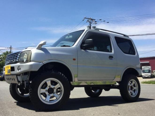 すぐ乗れる！リフトUP！ メッキグリル！新品パーツにて3インチUP！ サイドカットパネル！ 社外マフラー！4WD 660 5Dr