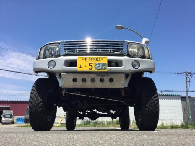 すぐ乗れる！リフトUP！ メッキグリル！新品パーツにて3インチUP！ サイドカットパネル！ 社外マフラー！4WD 660 5Dr