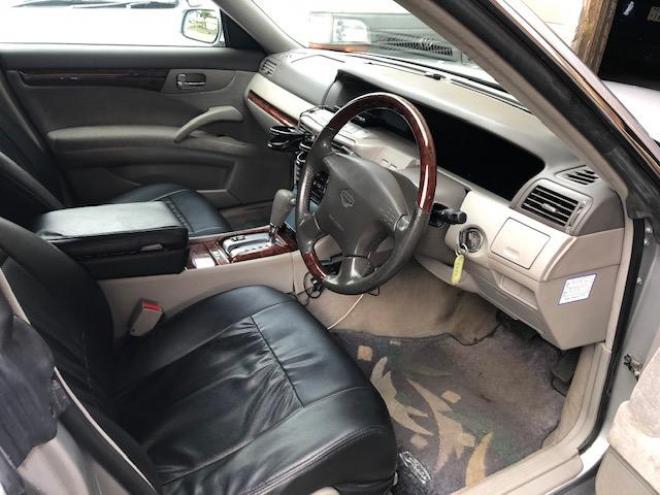 グロリア２５０T　FOUR　6万Km　社外HID　社外ナビTV　１８インチアルミ 　ターボ２６０HP 全塗装済み　美車 4WD 2500 4Dr