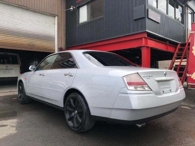 グロリア２５０T　FOUR　6万Km　社外HID　社外ナビTV　１８インチアルミ 　ターボ２６０HP 全塗装済み　美車 4WD 2500 4Dr