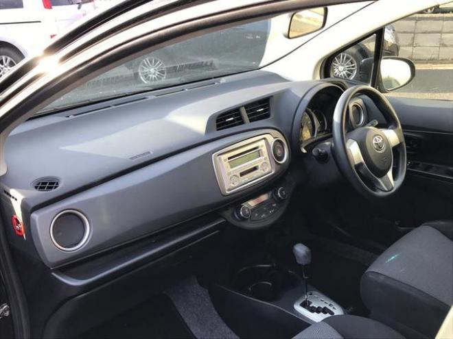 Ｆ　スマイルエディション　ＥＧプッシュスタート　スマートキー 2WD 1300 5Dr