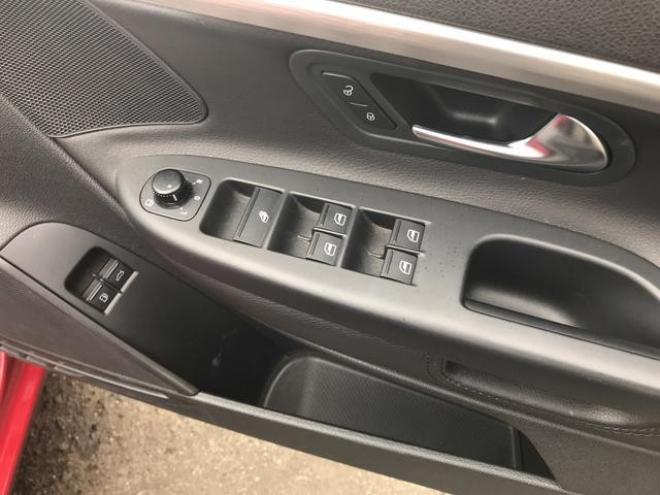 イオス ２．０Ｔ　ＦＳＩエンジン　キセノン　ブラックレザーシート 2WD 2000 オープンDr