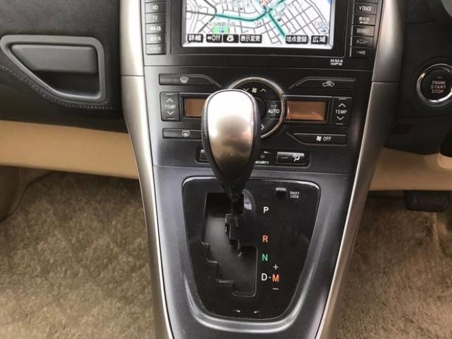 Ｇ　純正ＨＤＤナビ　バックカメラ　スマートキー　夏冬タイヤ付 2WD 2400 5Dr