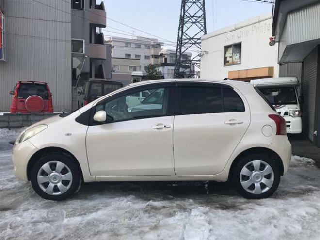 Ｕ　４ＷＤ　スマートキー　ＥＴＣ　エンジンスターター 4WD 1300 5Dr