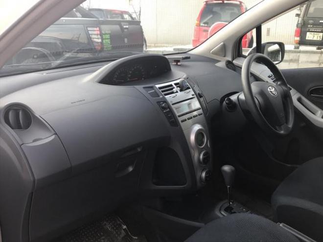 Ｕ　４ＷＤ　スマートキー　ＥＴＣ　エンジンスターター 4WD 1300 5Dr