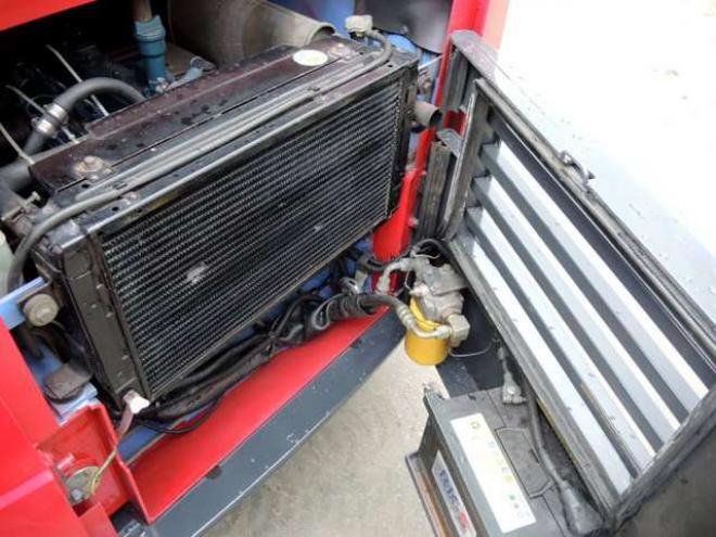 TCM 605　バケット容量0.3m3