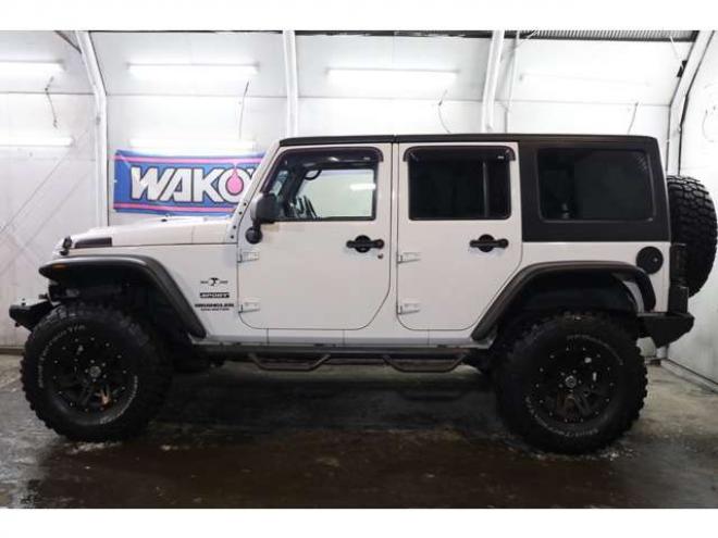 アンリミテッド スポーツ 4WD　リフトUP/外17AW/MTタイヤ/ウィンチ 正規輸入車 3800 5Dr