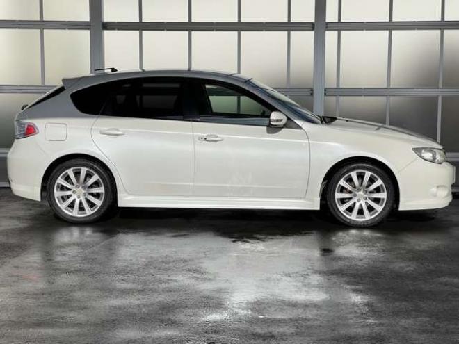 ハッチバック 2.0 i-S 4WD　ワンオーナー ミュージックプレイヤー接続 2000