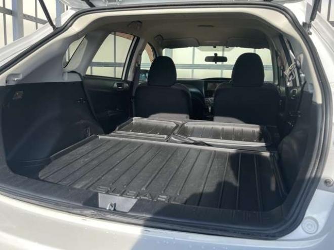 ハッチバック 2.0 i-S 4WD　ワンオーナー ミュージックプレイヤー接続 2000