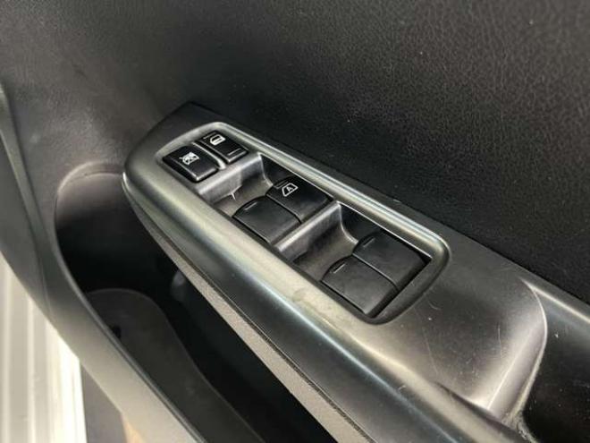 ハッチバック 2.0 i-S 4WD　ワンオーナー ミュージックプレイヤー接続 2000