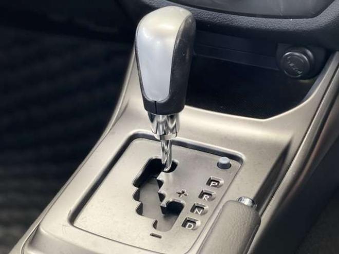 ハッチバック 2.0 i-S 4WD　ワンオーナー ミュージックプレイヤー接続 2000