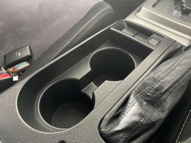 ハッチバック 2.0 i-S 4WD　ワンオーナー ミュージックプレイヤー接続 2000