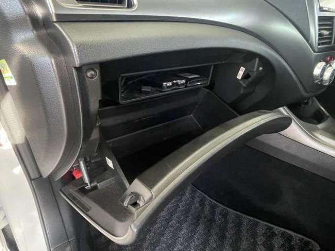 ハッチバック 2.0 i-S 4WD　ワンオーナー ミュージックプレイヤー接続 2000