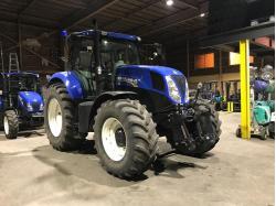 トラクター  ニューホランド　中古　T7.200 ニューホランド　中古　T7.200