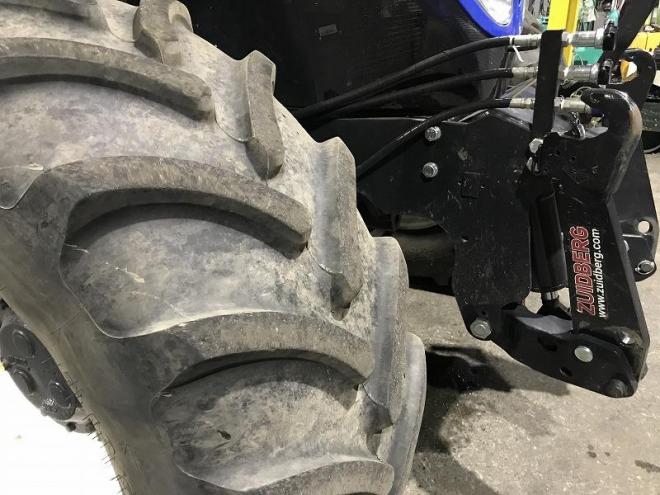 トラクターニューホランド　中古　T7.200