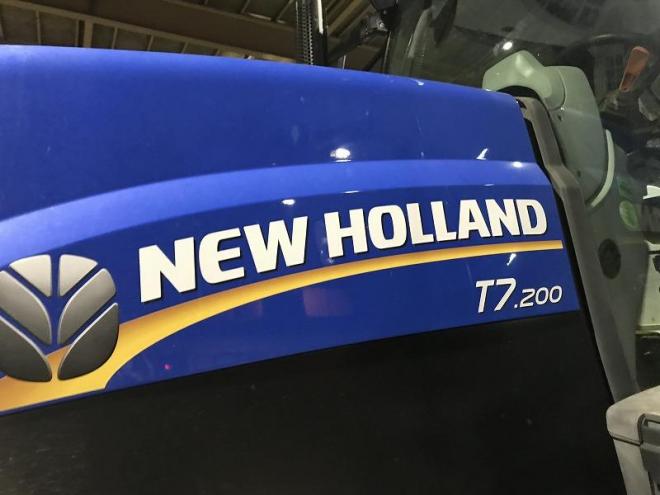 トラクターニューホランド　中古　T7.200