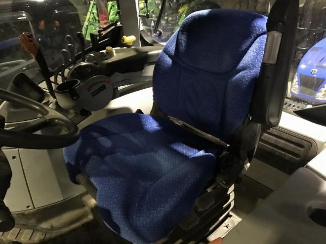 トラクターニューホランド　中古　T7.200