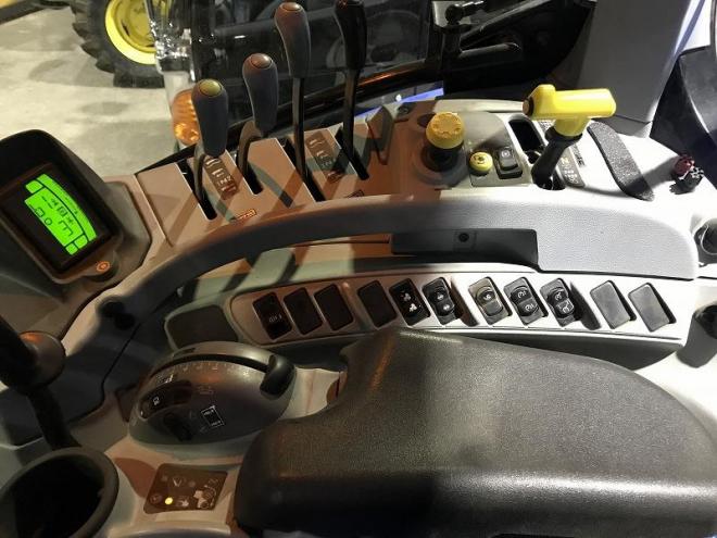 トラクターニューホランド　中古　T7.200