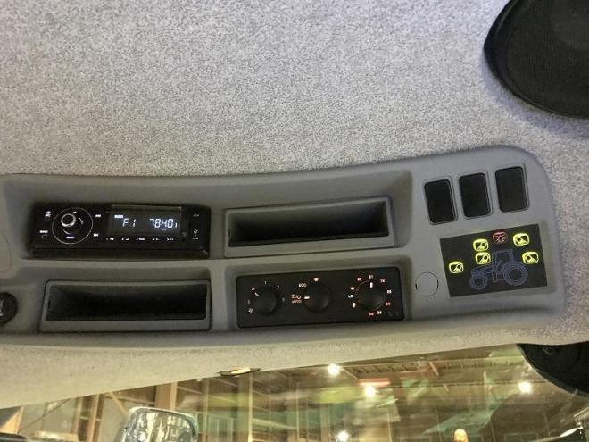 トラクターニューホランド　中古　T7.200