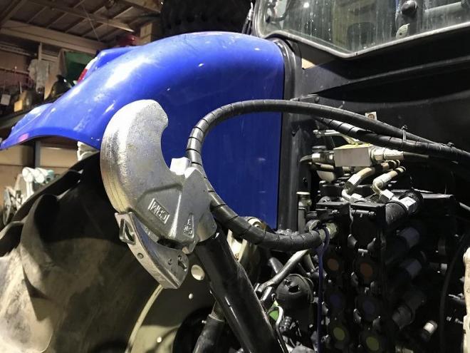 トラクターニューホランド　中古　T7.200