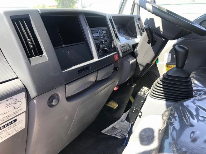 エルフ中古　土砂ダンプ　4WD　小型トラック