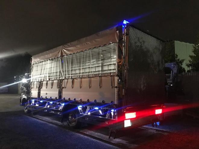 レンジャー未使用　ワイドハイルーフ　6.2m　家畜運搬車