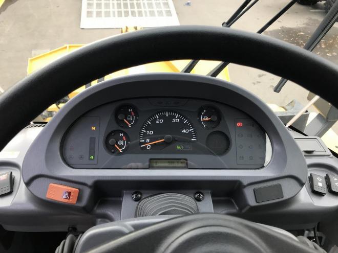 ホイールローダコマツ　中古　WA100-5　タイヤショベル　