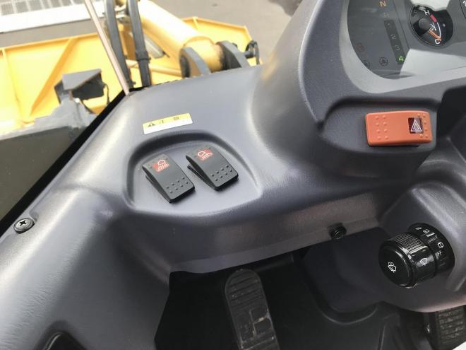 ホイールローダコマツ　中古　WA100-5　タイヤショベル　
