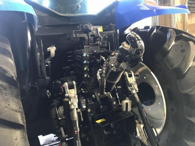 トラクターニューホランド　中古　T6.180　デルタ
