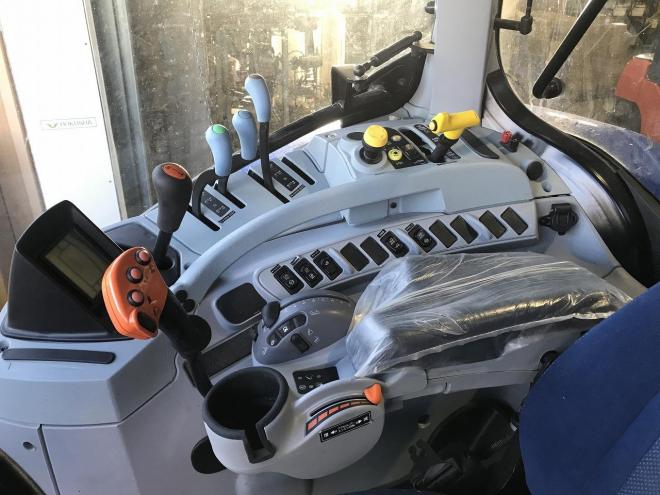 トラクターニューホランド　中古　T6.180　デルタ