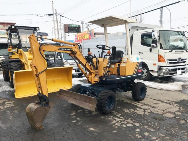 バックホーコマツ　中古　ホイール式ミニユンボ　PW05　油圧ショベル