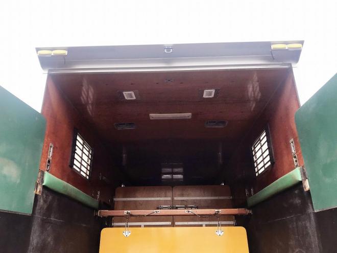 レンジャー未使用　ハイルーフワイド　Rエアサス　馬運搬車・競走馬輸送車 nlt