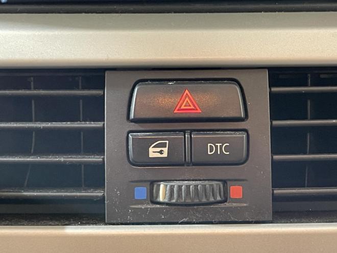 BMW320iツーリング 1年保証 スマキー ナビ Bカメラ ETC 禁煙 寒冷地仕様