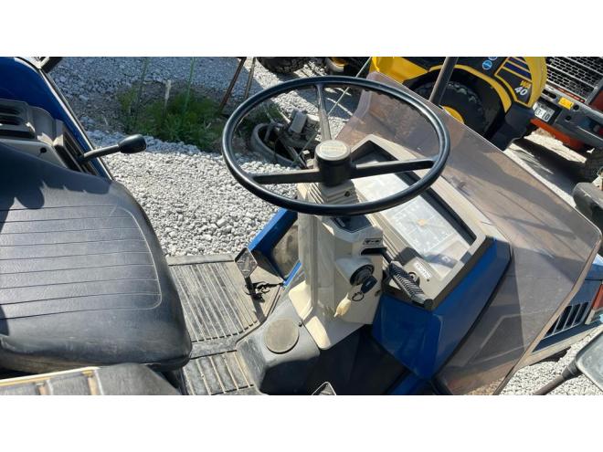 トラクターISEKIトラクター4WD / ディーゼル / 24馬力 / ロータリー付き 4WD