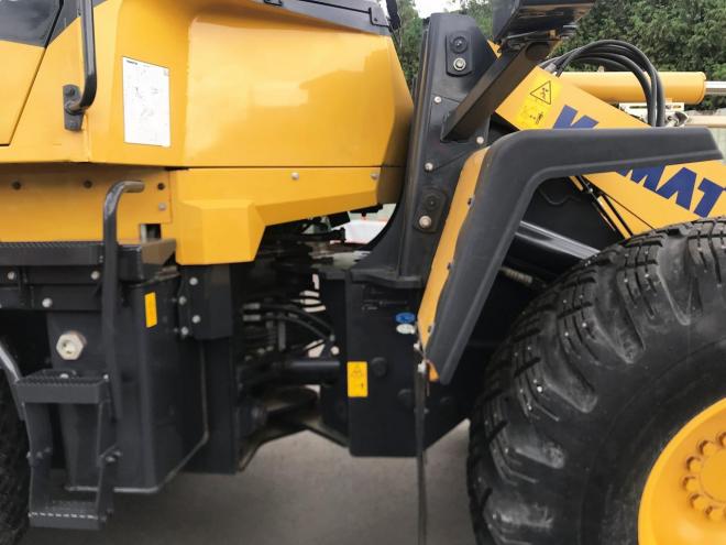 ホイールローダコマツ　中古　タイヤショベル　WA100-7