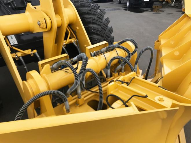 ホイールローダコマツ　中古　タイヤショベル　WA100-7