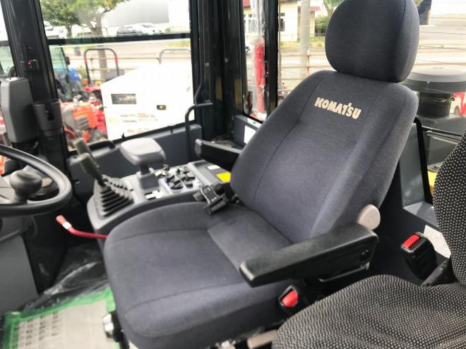 ホイールローダコマツ　中古　タイヤショベル　WA100-7