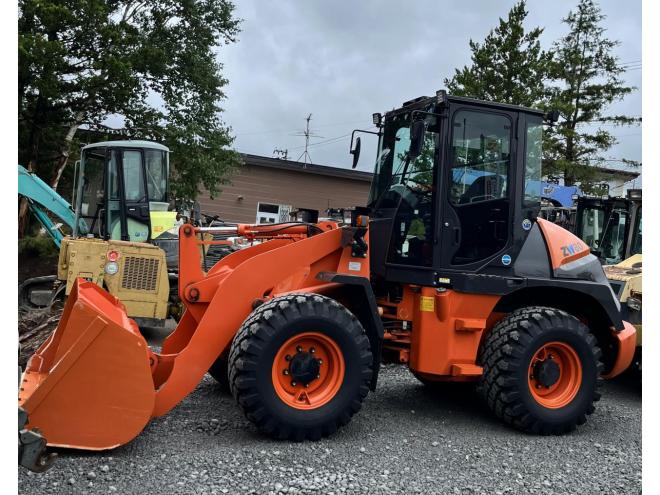 ホイールローダHITACHI / ホイールローダ / ZW 80-5B / 軽油 / 4WD / 低走行・走行ダンパー付