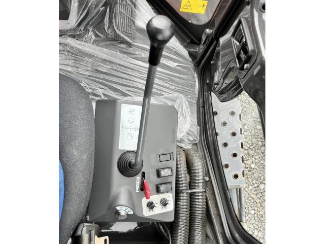 ホイールローダHITACHI / ホイールローダ / ZW 80-5B / 軽油 / 4WD / 低走行・走行ダンパー付