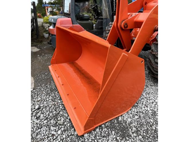 ホイールローダHITACHI ZW80-5B 低アワー ディーゼル 4WD