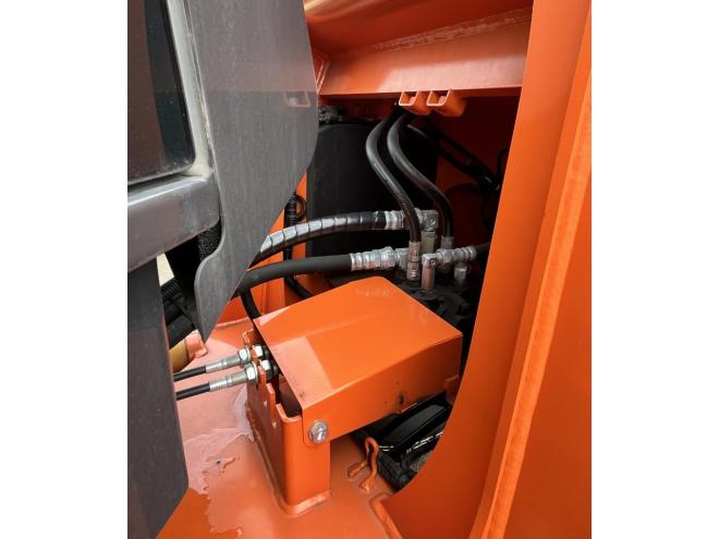 ホイールローダHITACHI ZW80-5B 低アワー ディーゼル 4WD
