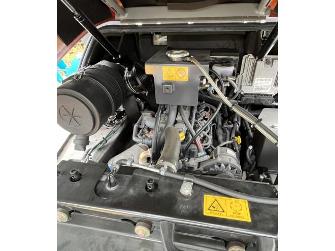 ホイールローダHITACHI ZW80-5B 低アワー ディーゼル 4WD