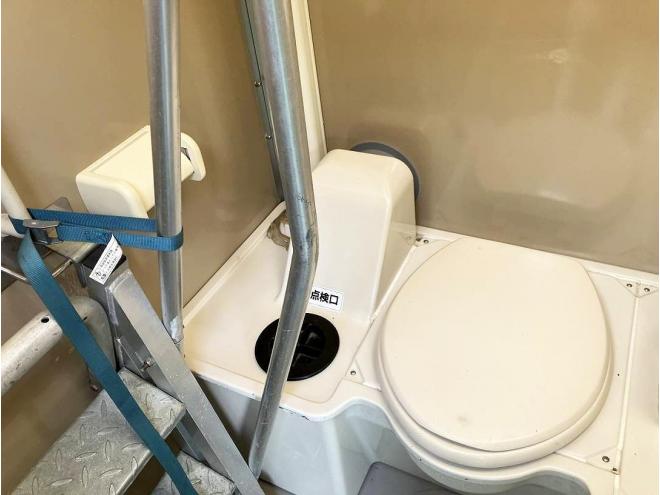 仮設トイレポンプ式　中古　簡易水洗　洋式＋小便器＋手洗