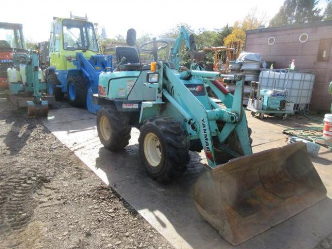 ホイールローダヤンマー　V1